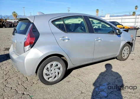 2016 Toyota Prius C z USA, uszkodzony, nr VIN JTDKDTB38G1133518